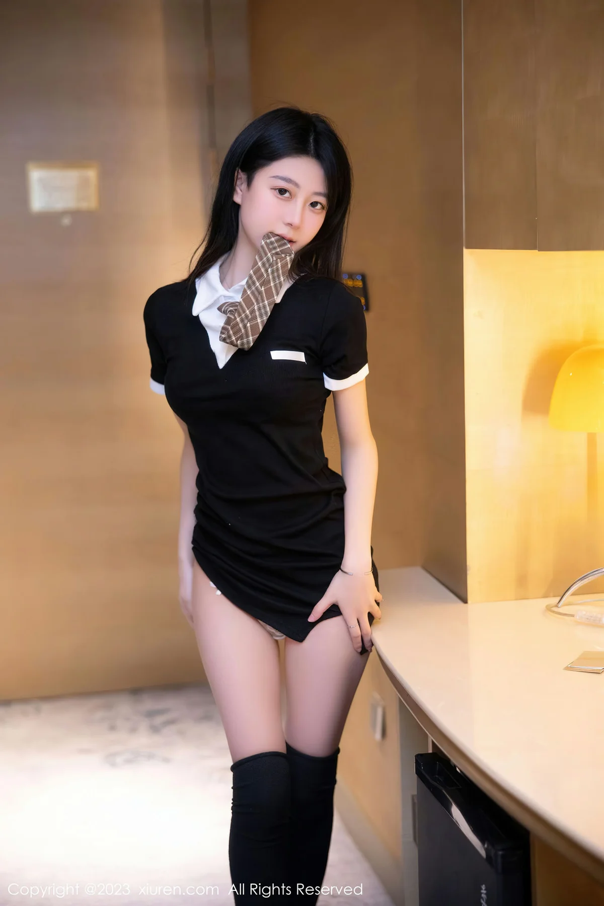 XiuRen 秀人 No.6210 谢小蒽 新人学生制服首套写真 - 8