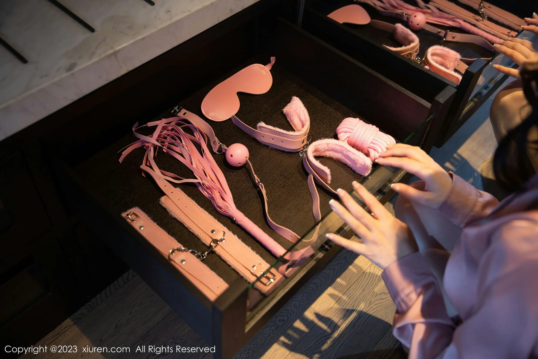 XiuRen 秀人 No.6211 熊小诺 暗绿色蕾丝诱人原色丝袜性感写真 - 8