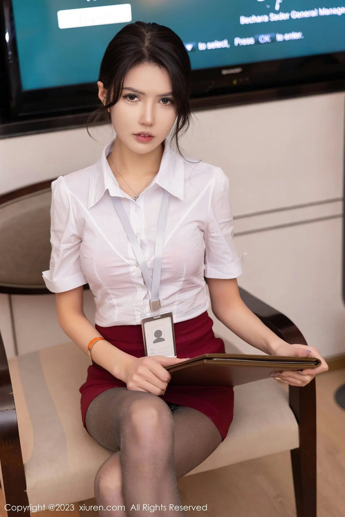 XiuRen 秀人 No.6232 媛媛酱 ol制服黑丝 - 4