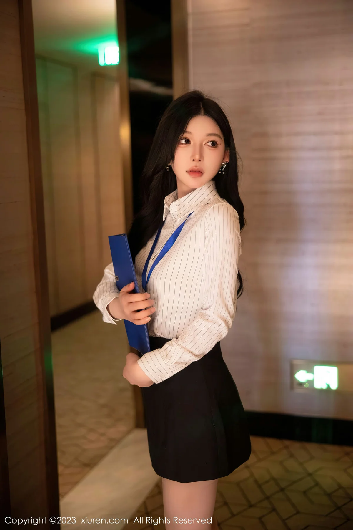 XiuRen 秀人 No.6247 林珊珊 诱人原色丝袜性感写真 - 3