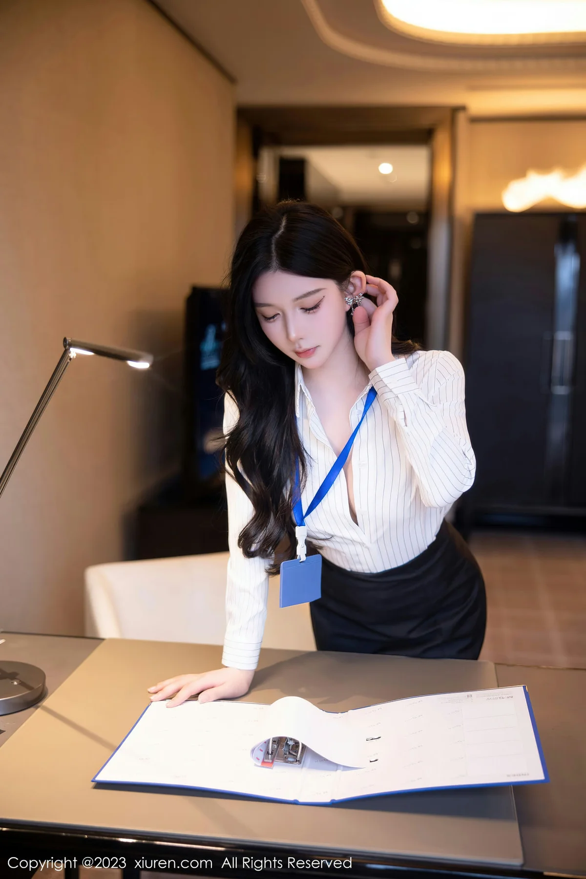 XiuRen 秀人 No.6247 林珊珊 诱人原色丝袜性感写真 - 8