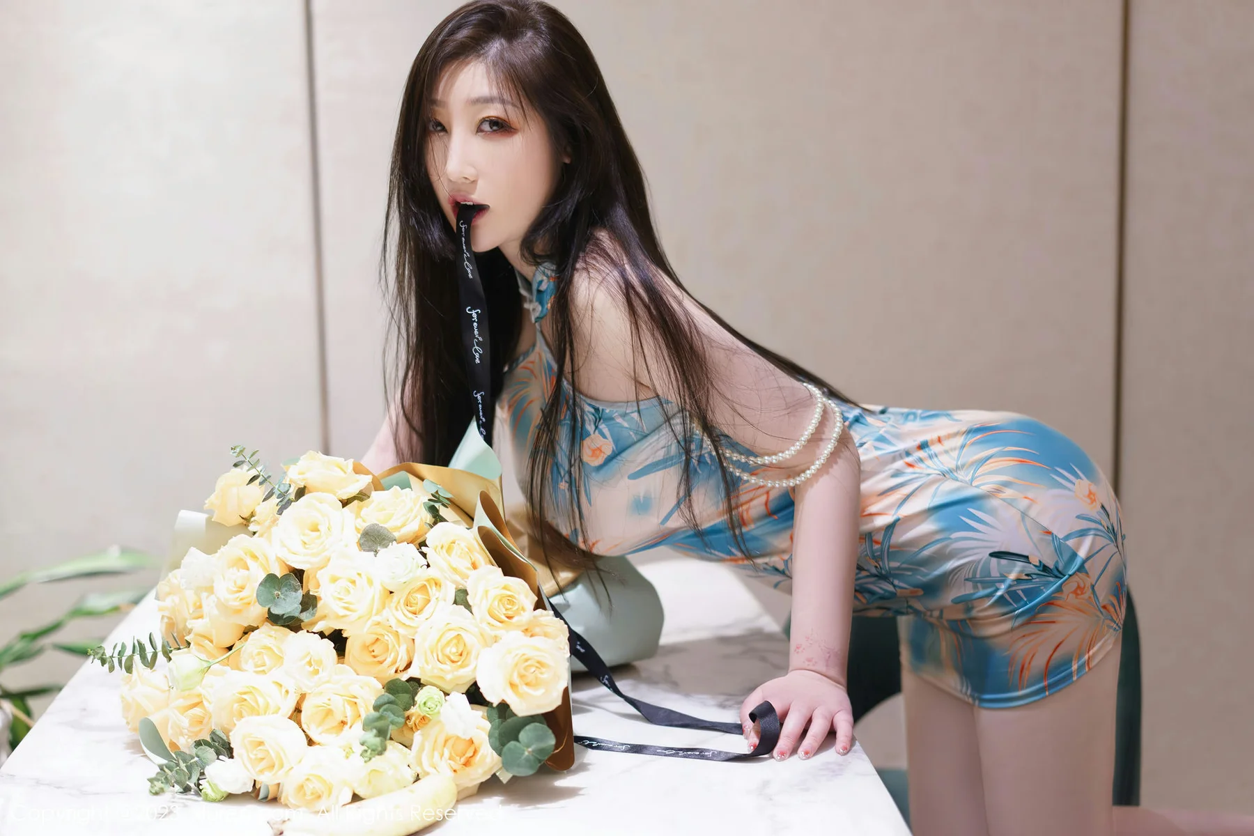 XiuRen 秀人 No.6249 妲己_Toxic 雪峰美臀性感写真 - 10