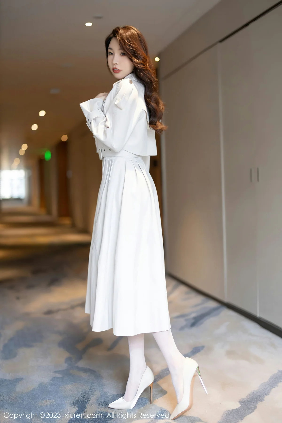 XiuRen 秀人 No.6257 徐莉芝Booty 诱人白色丝袜性感写真 - 2