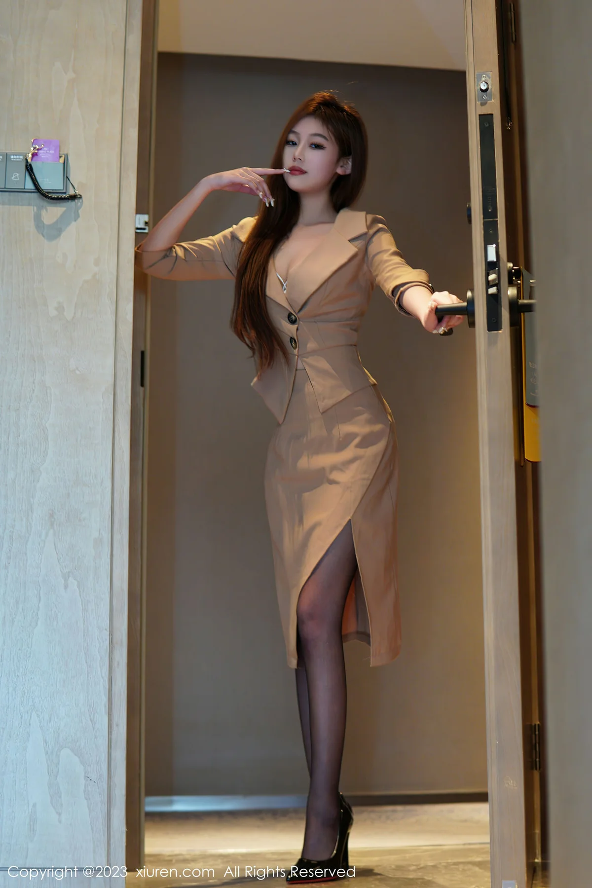 XiuRen 秀人 No.6260 早川京子 新人18岁新员工第三套写真 - 5