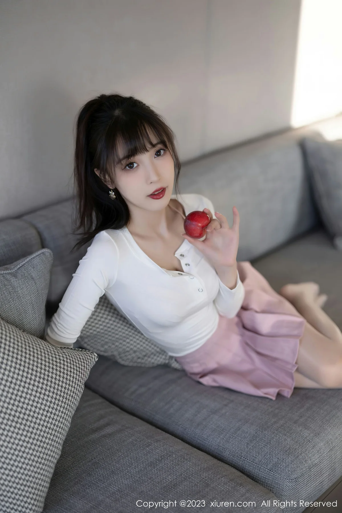 XiuRen 秀人 No.6263 林星阑 诱人白色丝袜海南旅拍 - 6