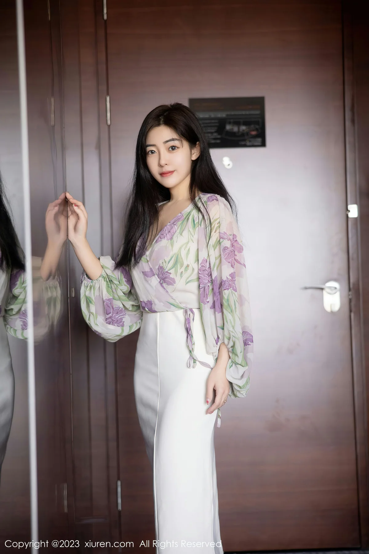 XiuRen 秀人 No.6279 星子柒kiki 白色短裙首套写真 - 8