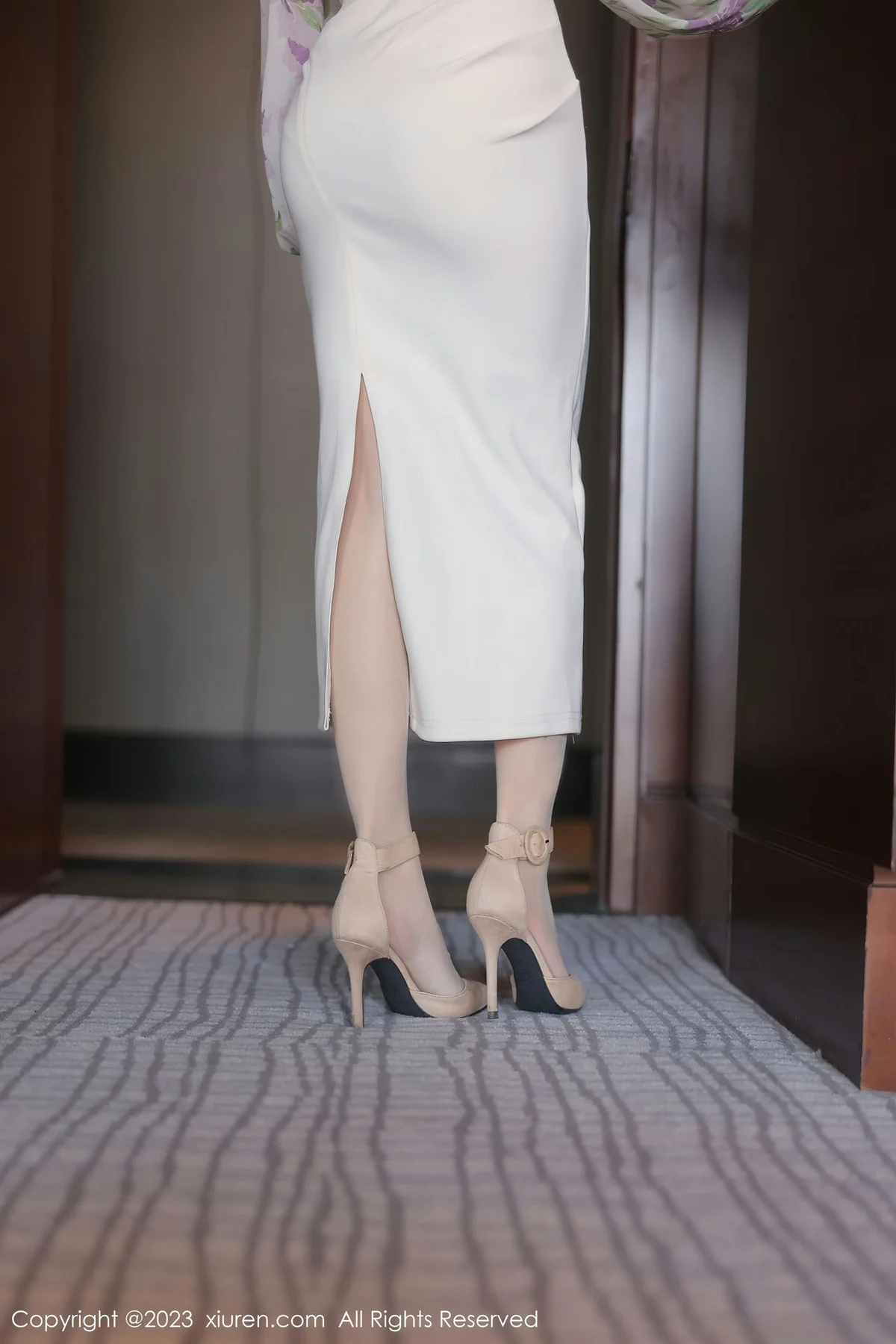 XiuRen 秀人 No.6279 星子柒kiki 白色短裙首套写真 - 1