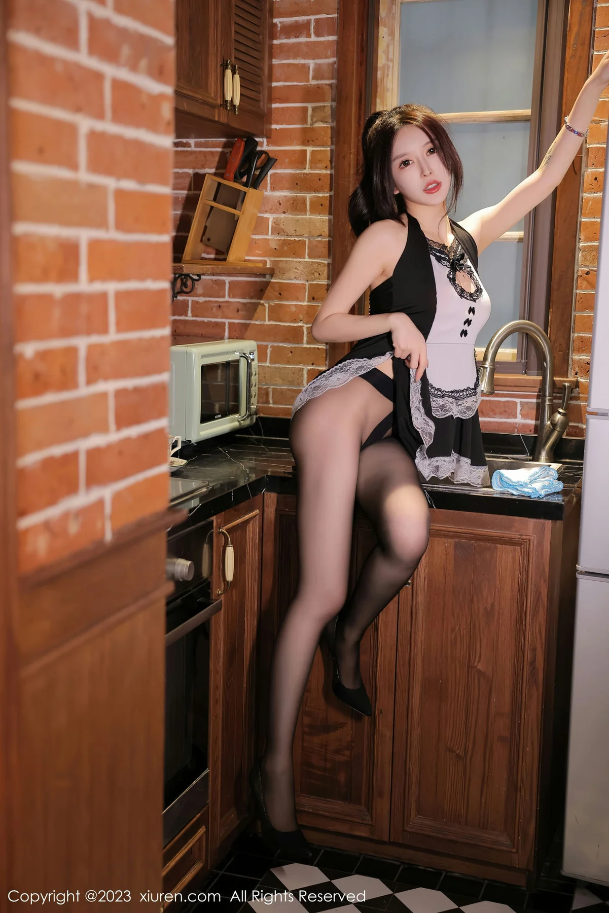 XiuRen 秀人 No.6295 玉兔miki 黑色性感女仆服饰性感写真2 - 6