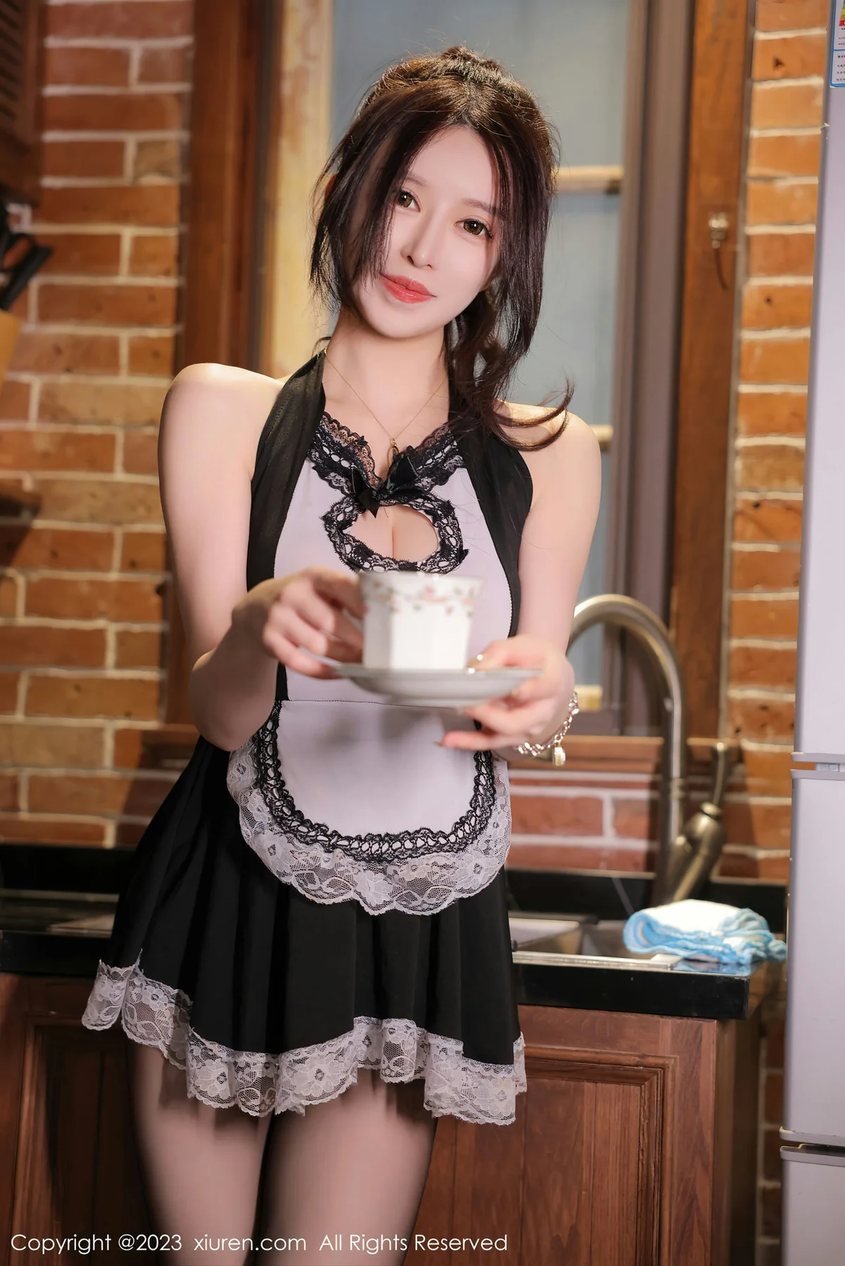 XiuRen 秀人 No.6295 玉兔miki 黑色性感女仆服饰性感写真2 - 5