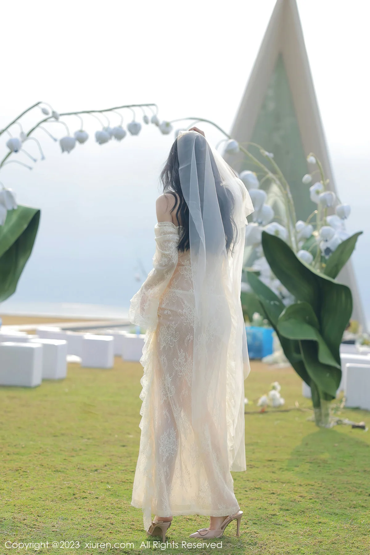 XiuRen 秀人 No.6303 尹甜甜 白色蕾丝婚纱海南旅拍 - 1