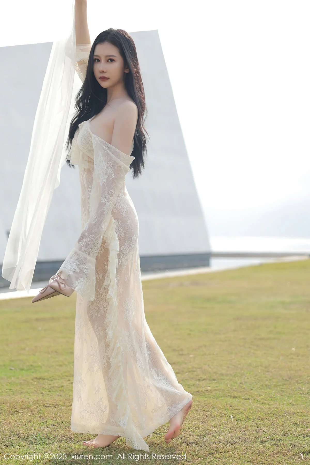 XiuRen 秀人 No.6303 尹甜甜 白色蕾丝婚纱海南旅拍 - 10