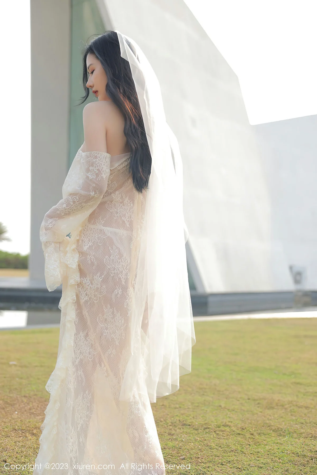 XiuRen 秀人 No.6303 尹甜甜 白色蕾丝婚纱海南旅拍 - 1