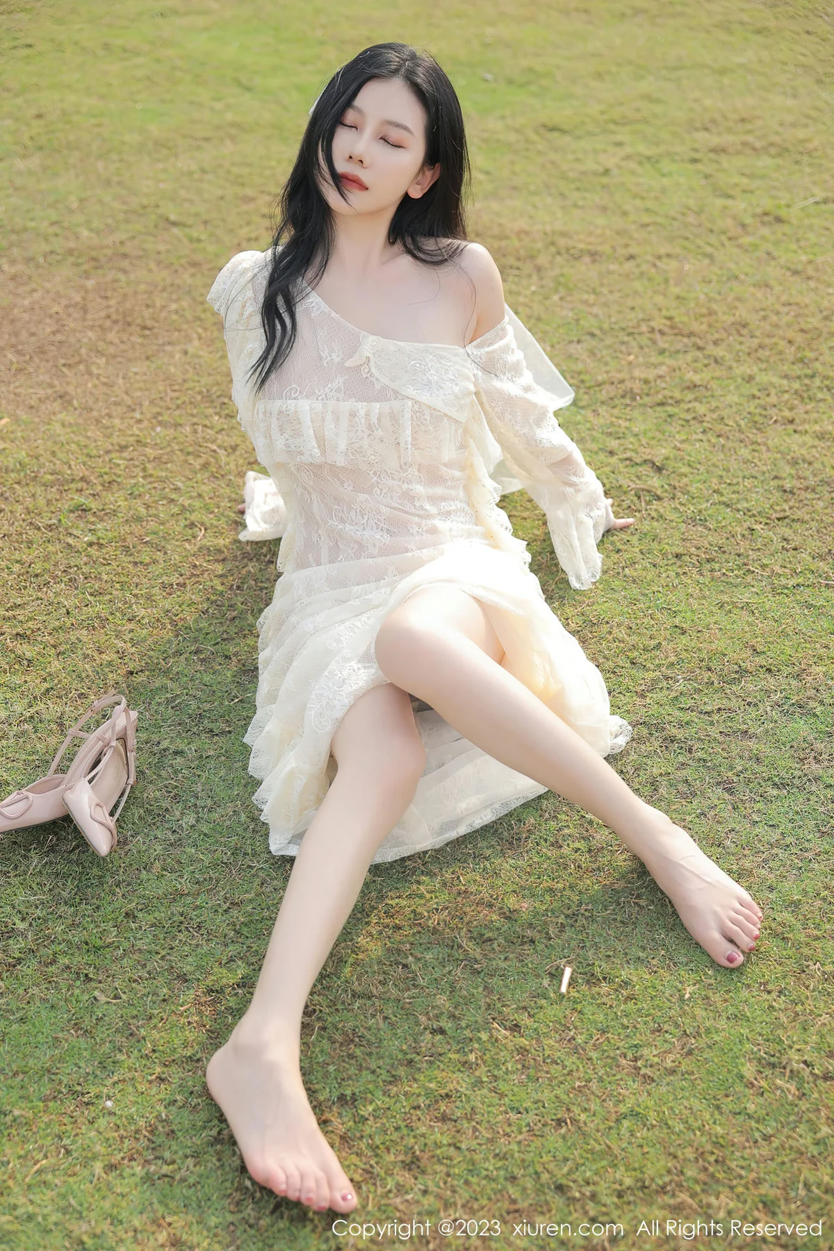 XiuRen 秀人 No.6303 尹甜甜 白色蕾丝婚纱海南旅拍 - 5