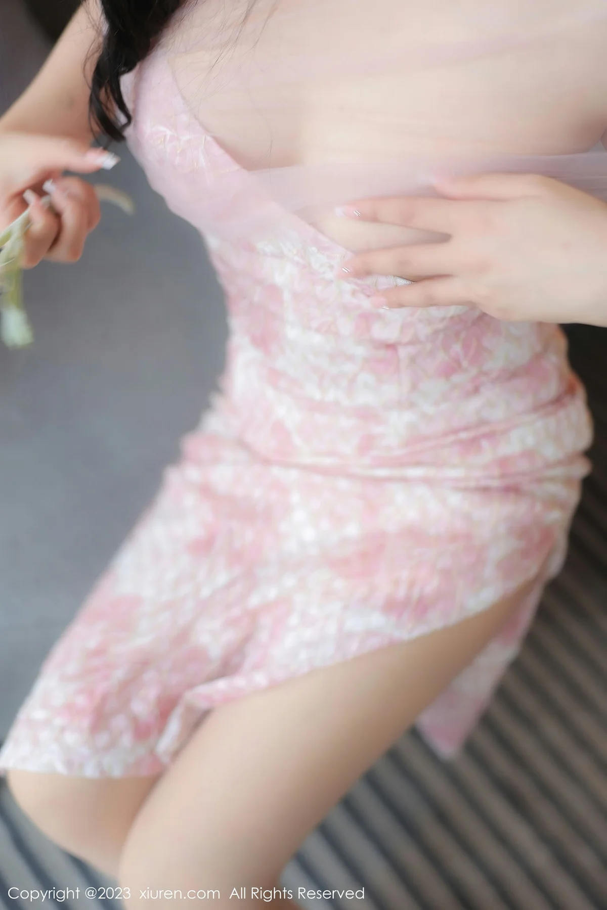 XiuRen 秀人 No.6313 江真真 粉色露肩连衣短裙写真1 - 9