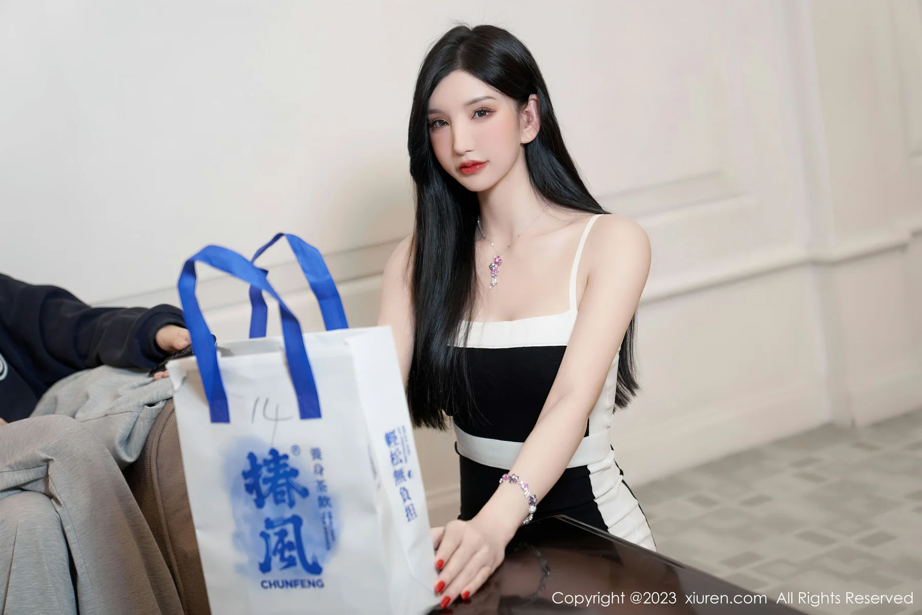 XiuRen 秀人 No.6323 周于希Sally 主题《赵公子买单》澳门旅拍111 - 10