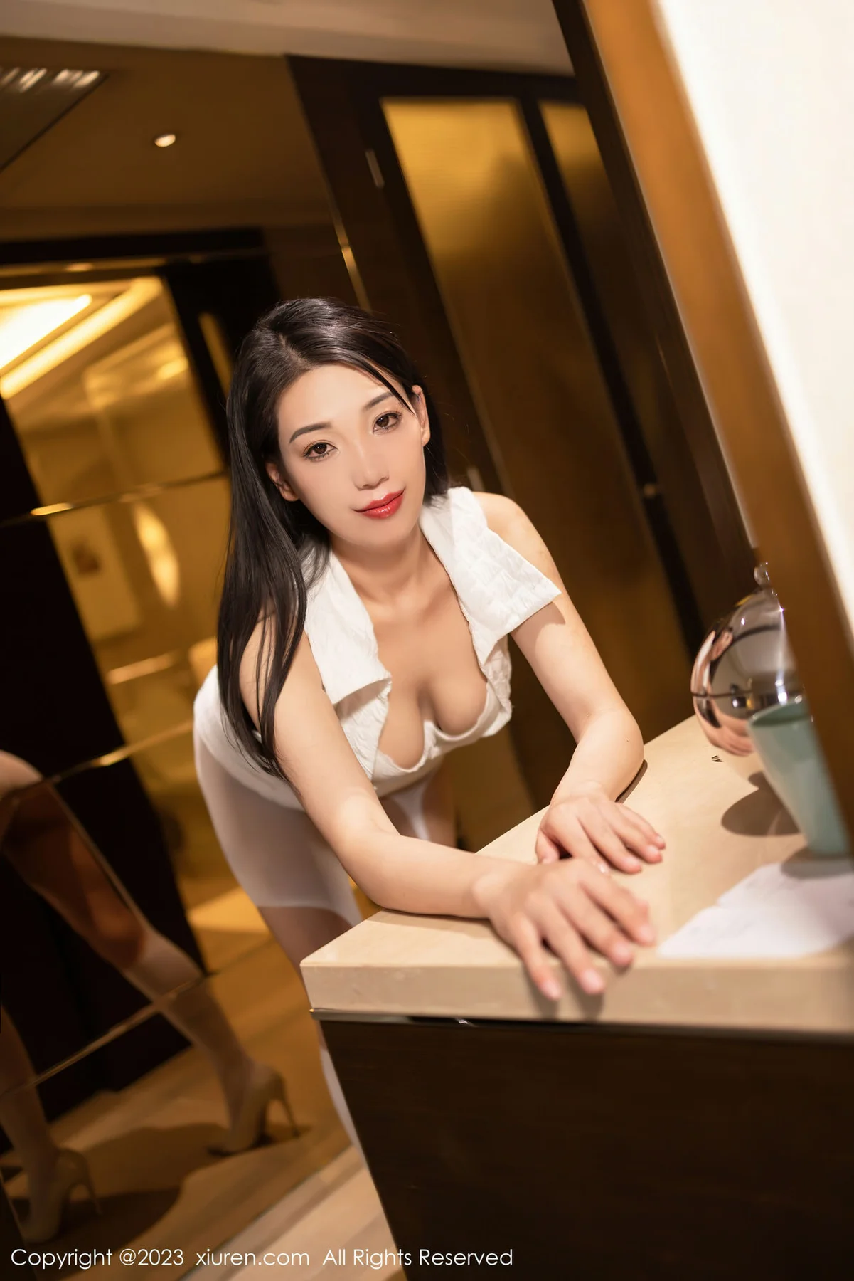 XiuRen 秀人 No.6326 小泡芙winna 诱人白色丝袜写真 - 7