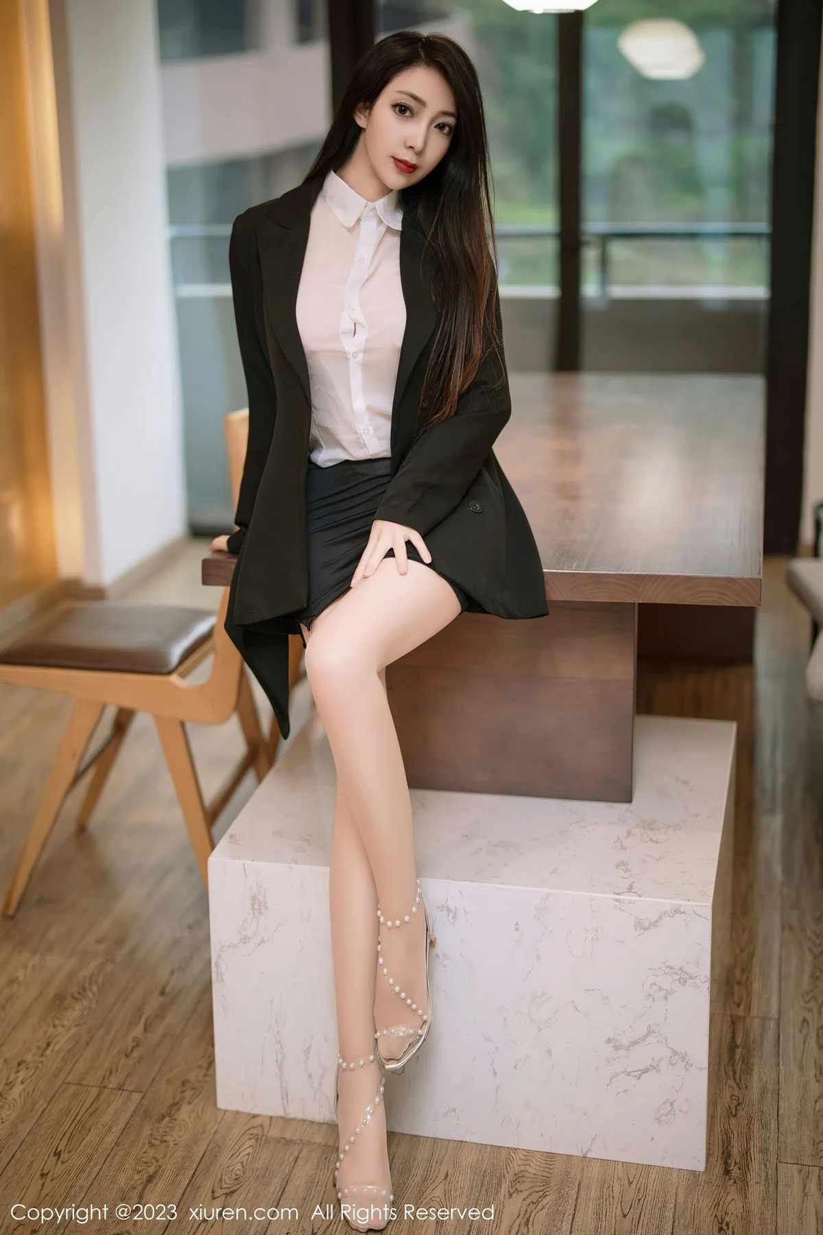 XiuRen 秀人 No.6341 娇喘JC 丰腴美臀性感写真3 - 1