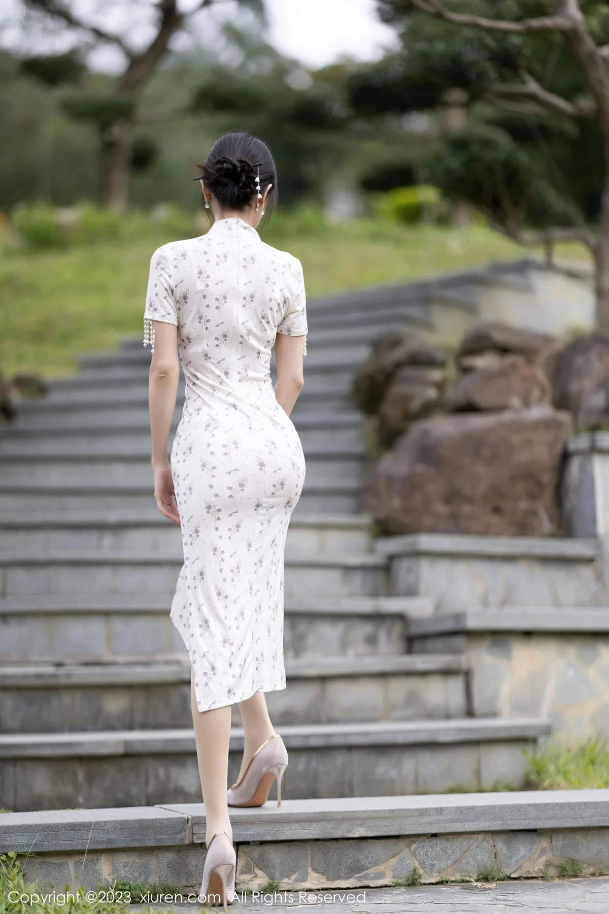 XiuRen 秀人 No.6346 林星阑 浅色短款旗袍写真1 - 8