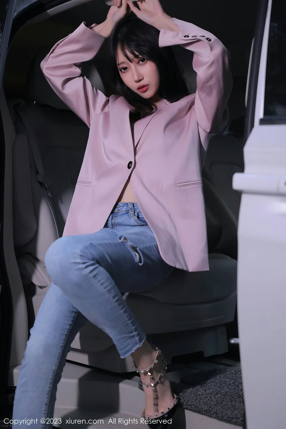 XiuRen 秀人 No.6355 玥儿玥er 车模美腿二月万宁旅拍33 - 4