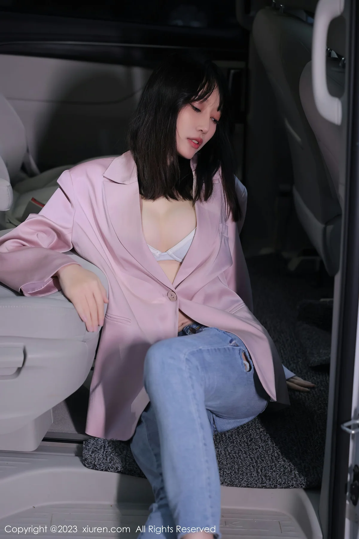 XiuRen 秀人 No.6355 玥儿玥er 车模美腿二月万宁旅拍33 - 3