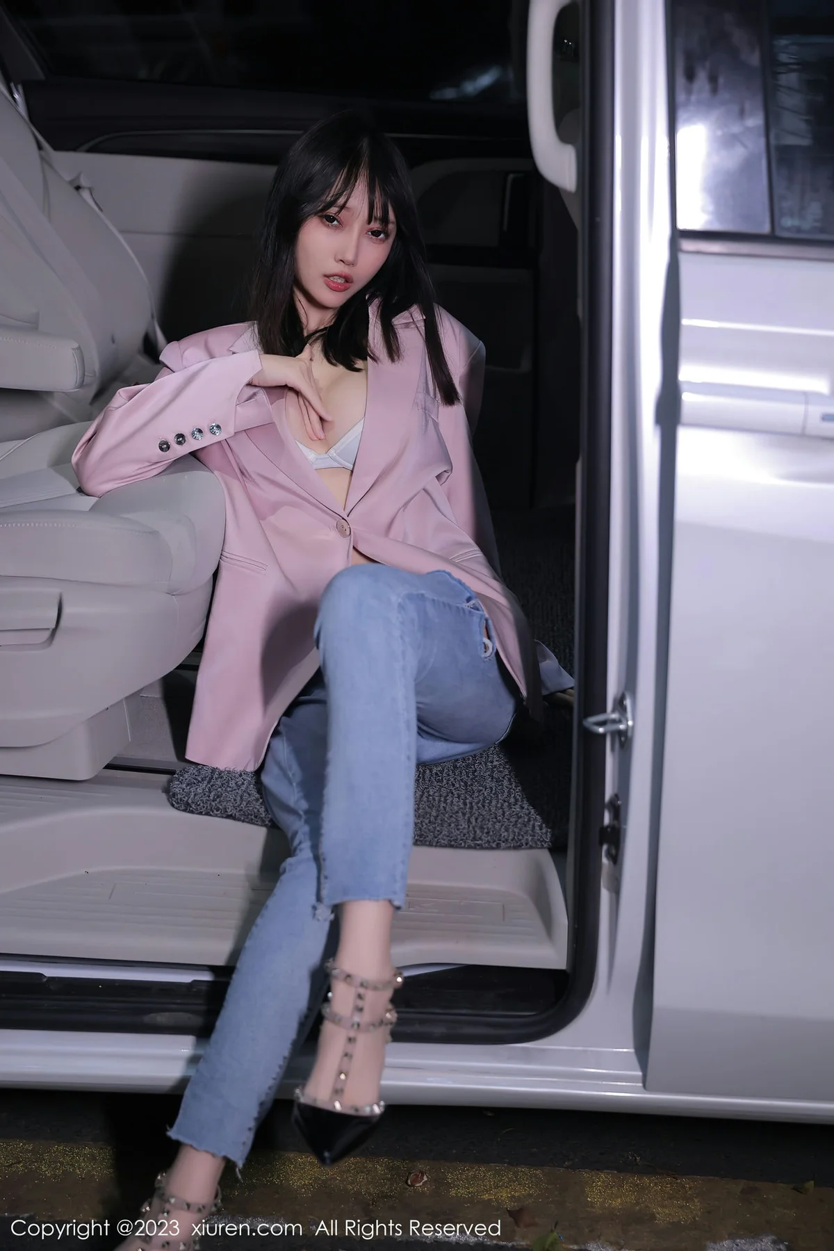 XiuRen 秀人 No.6355 玥儿玥er 车模美腿二月万宁旅拍33 - 4