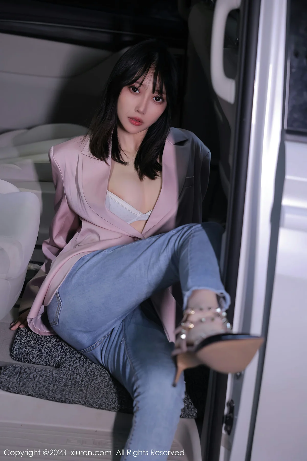 XiuRen 秀人 No.6355 玥儿玥er 车模美腿二月万宁旅拍33 - 6