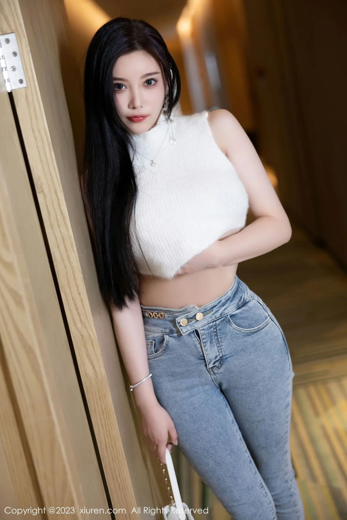 XiuRen 秀人 No.6377 杨晨晨Yome 蓝色短裤性感写真1 - 5