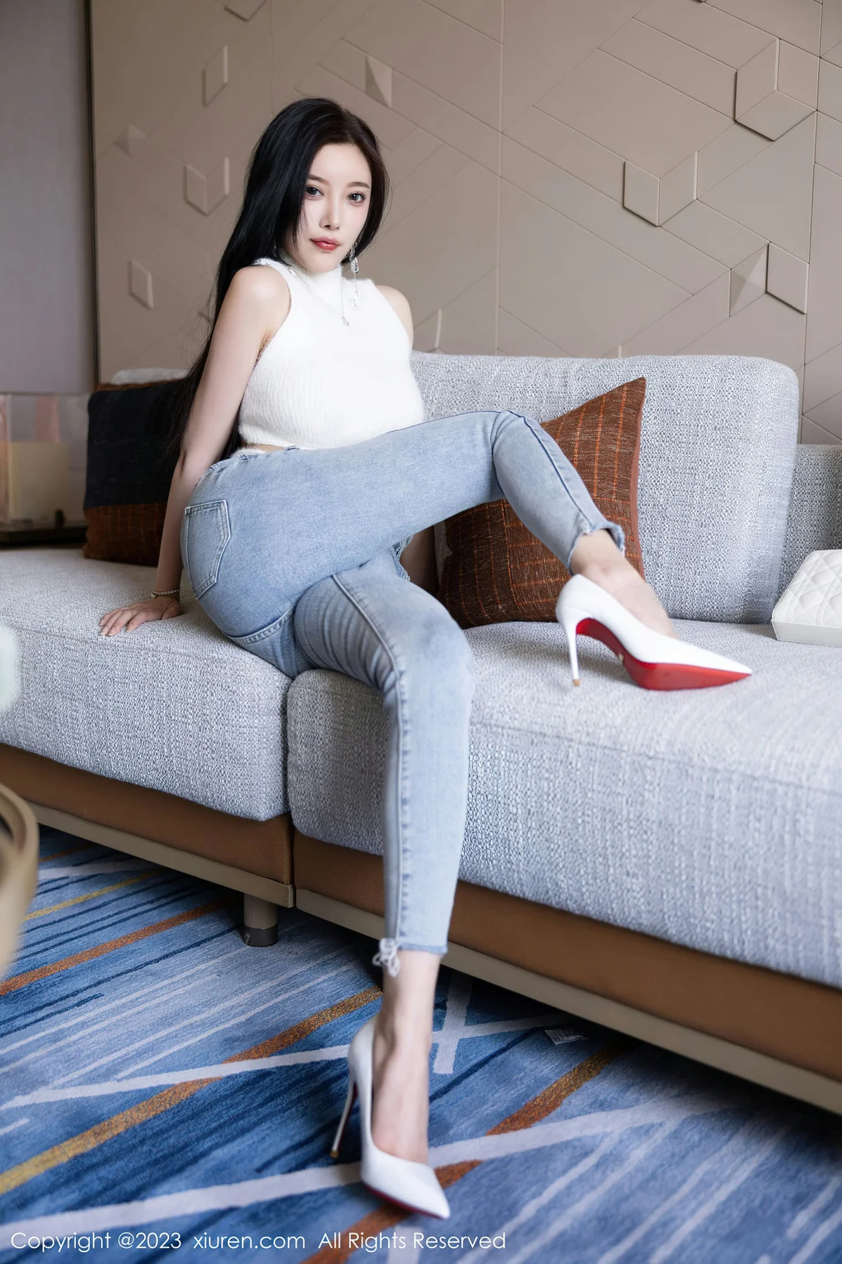 XiuRen 秀人 No.6377 杨晨晨Yome 蓝色短裤性感写真1 - 8