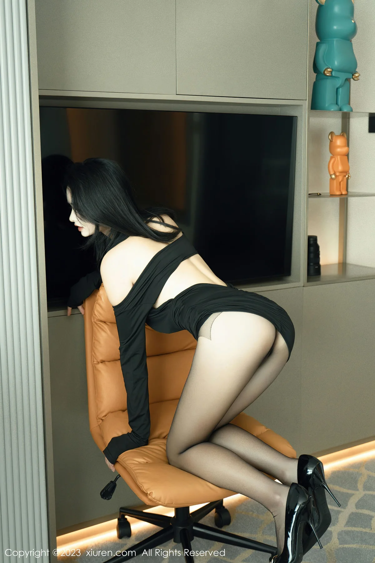 XiuRen 秀人 No.6385 艾希儿 魅惑黑丝性感写真1 - 9