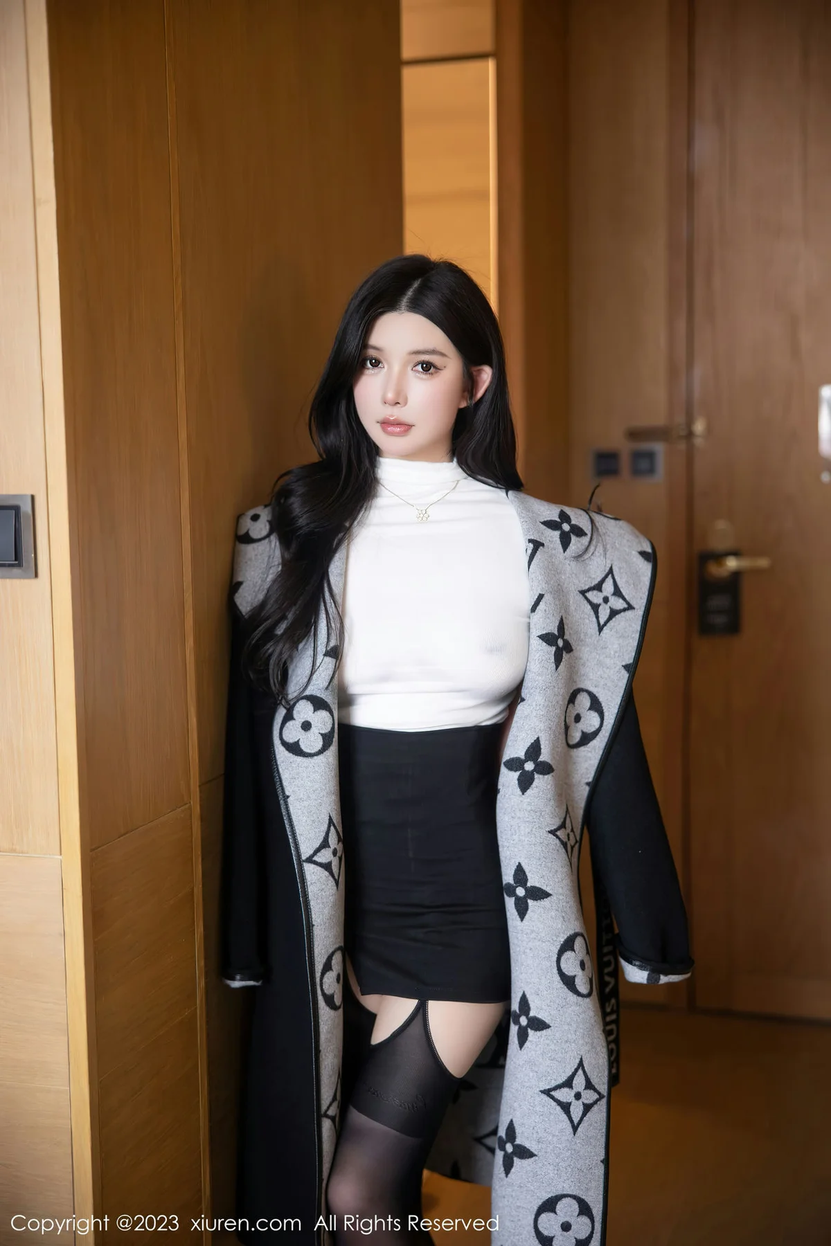 XiuRen 秀人 No.6394 林珊珊 魅惑黑丝吊袜性感写真11 - 8