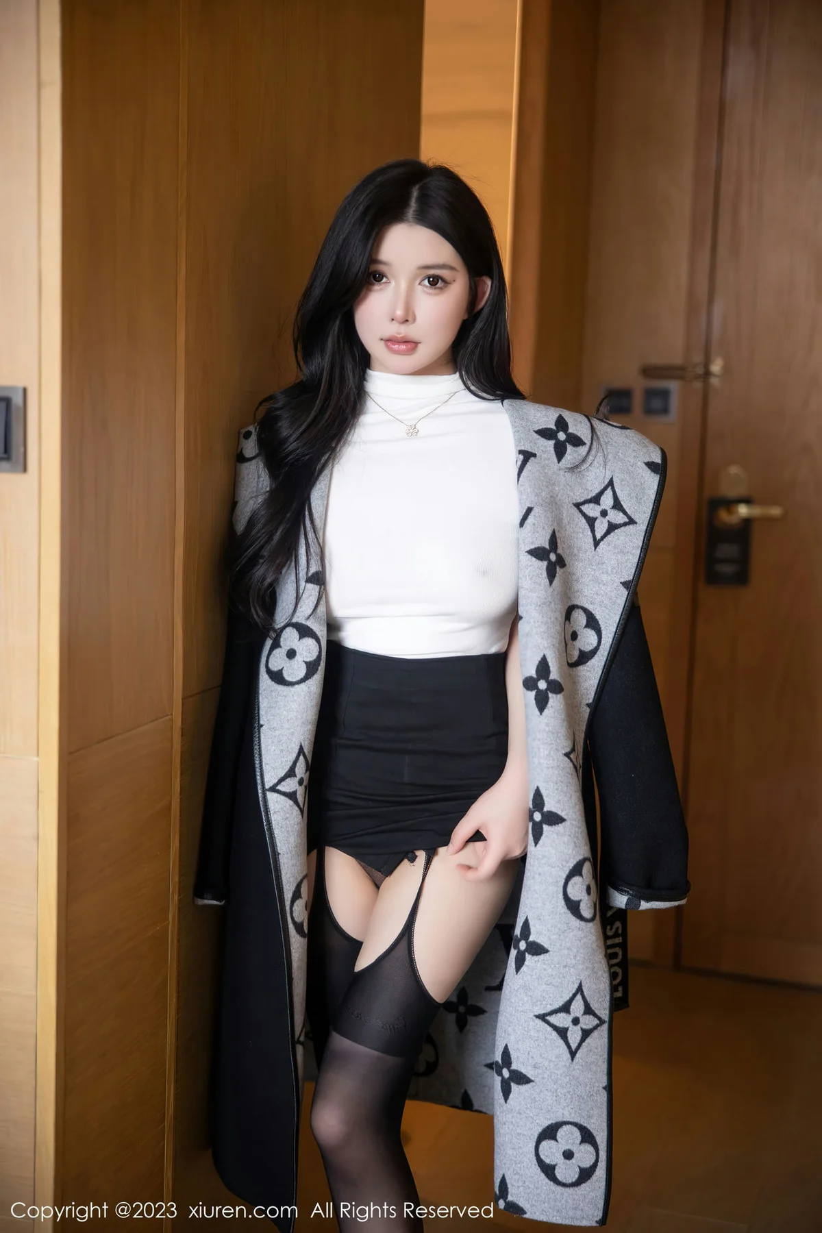 XiuRen 秀人 No.6394 林珊珊 魅惑黑丝吊袜性感写真11 - 9