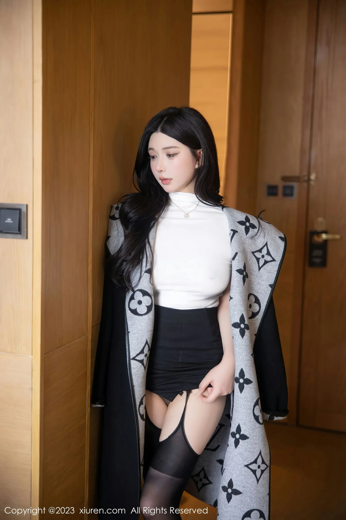 XiuRen 秀人 No.6394 林珊珊 魅惑黑丝吊袜性感写真11 - 1