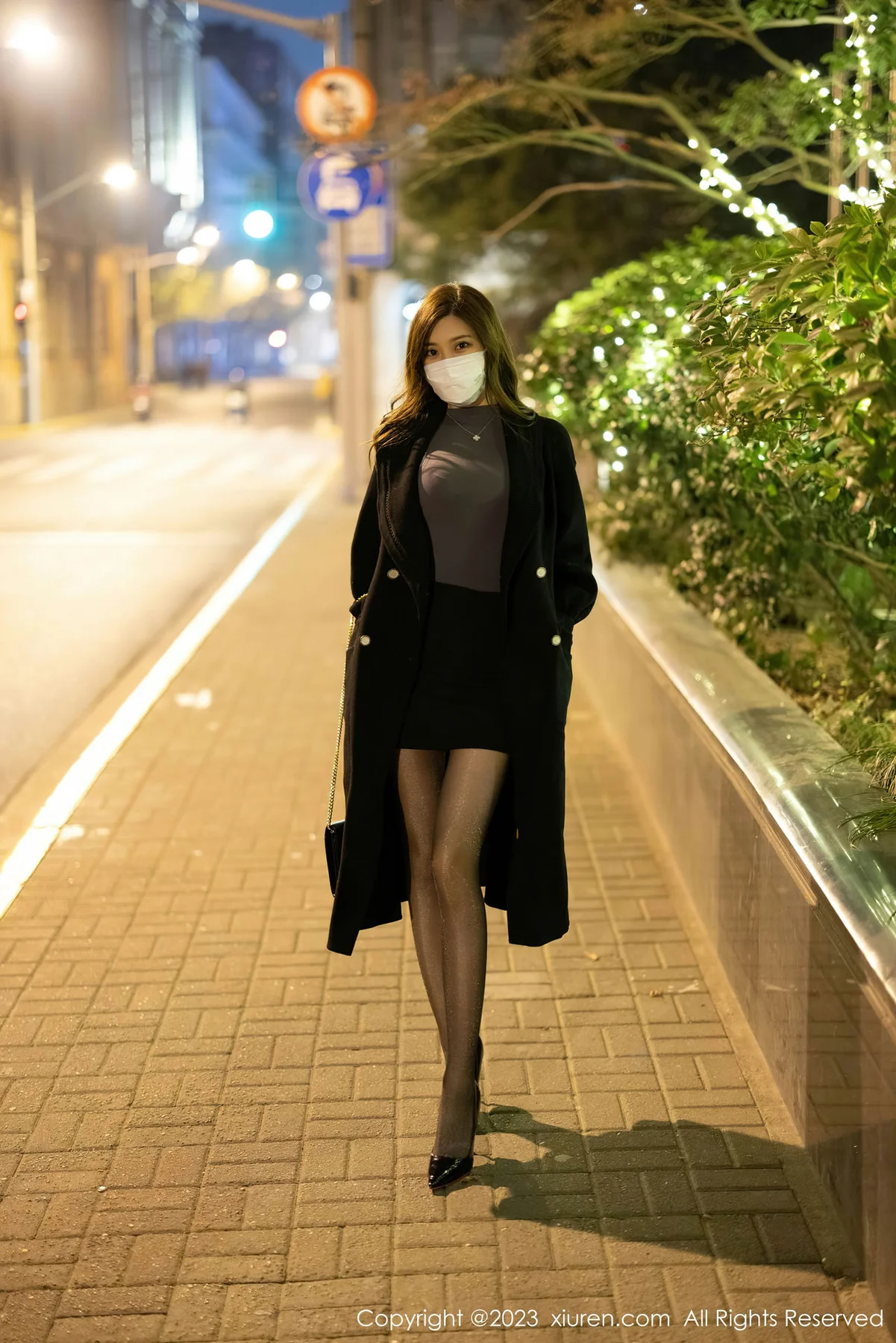 XiuRen 秀人 No.6395 绮里嘉ula 黑色短裙江浙沪旅拍1 - 3