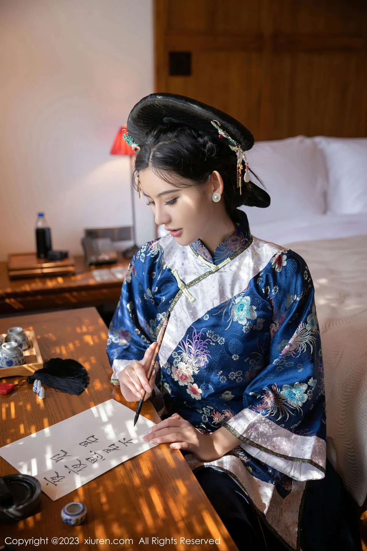 XiuRen 秀人 No.6398 就是阿朱啊 宫廷古装性感写真1 - 3