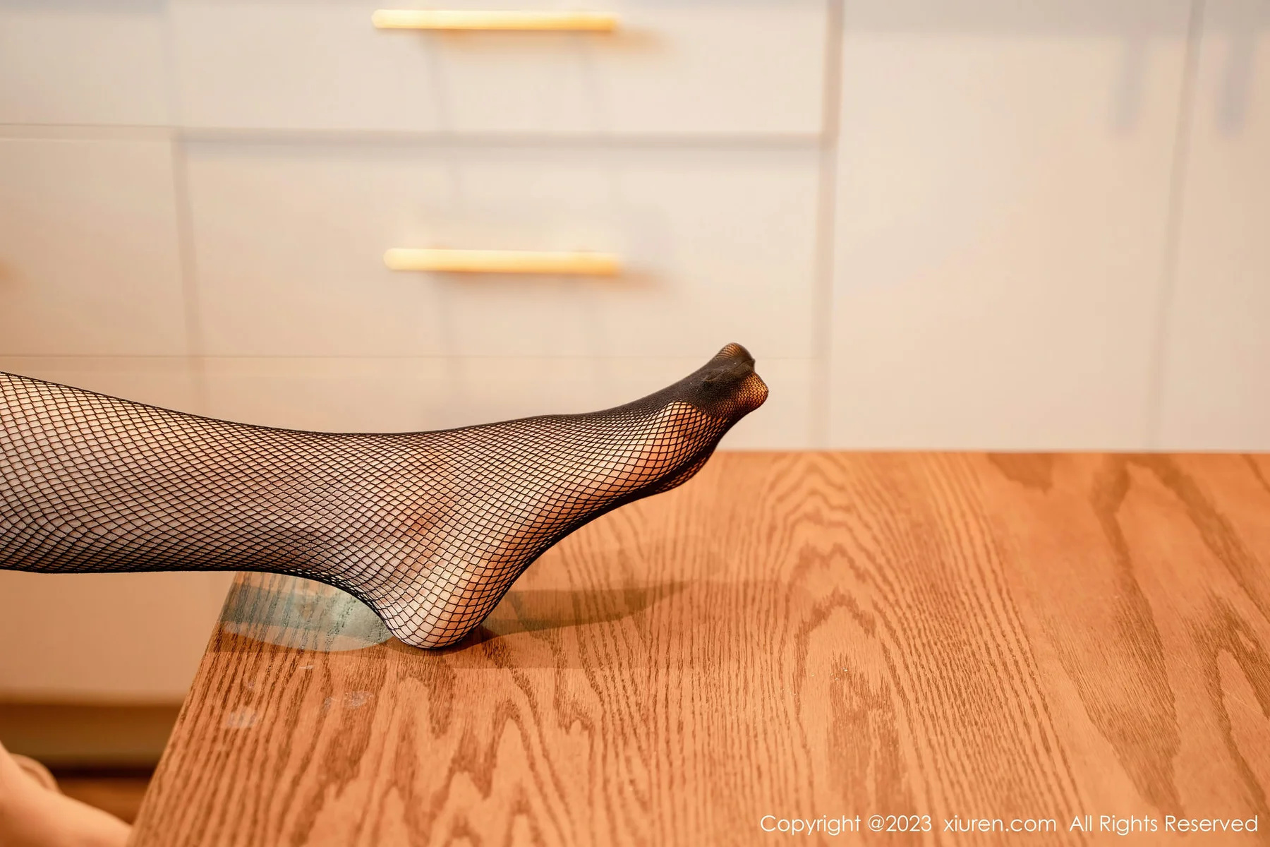 XiuRen 秀人 No.6410 白甜 小嫩娘黑色皮质服饰性感写真 - 7