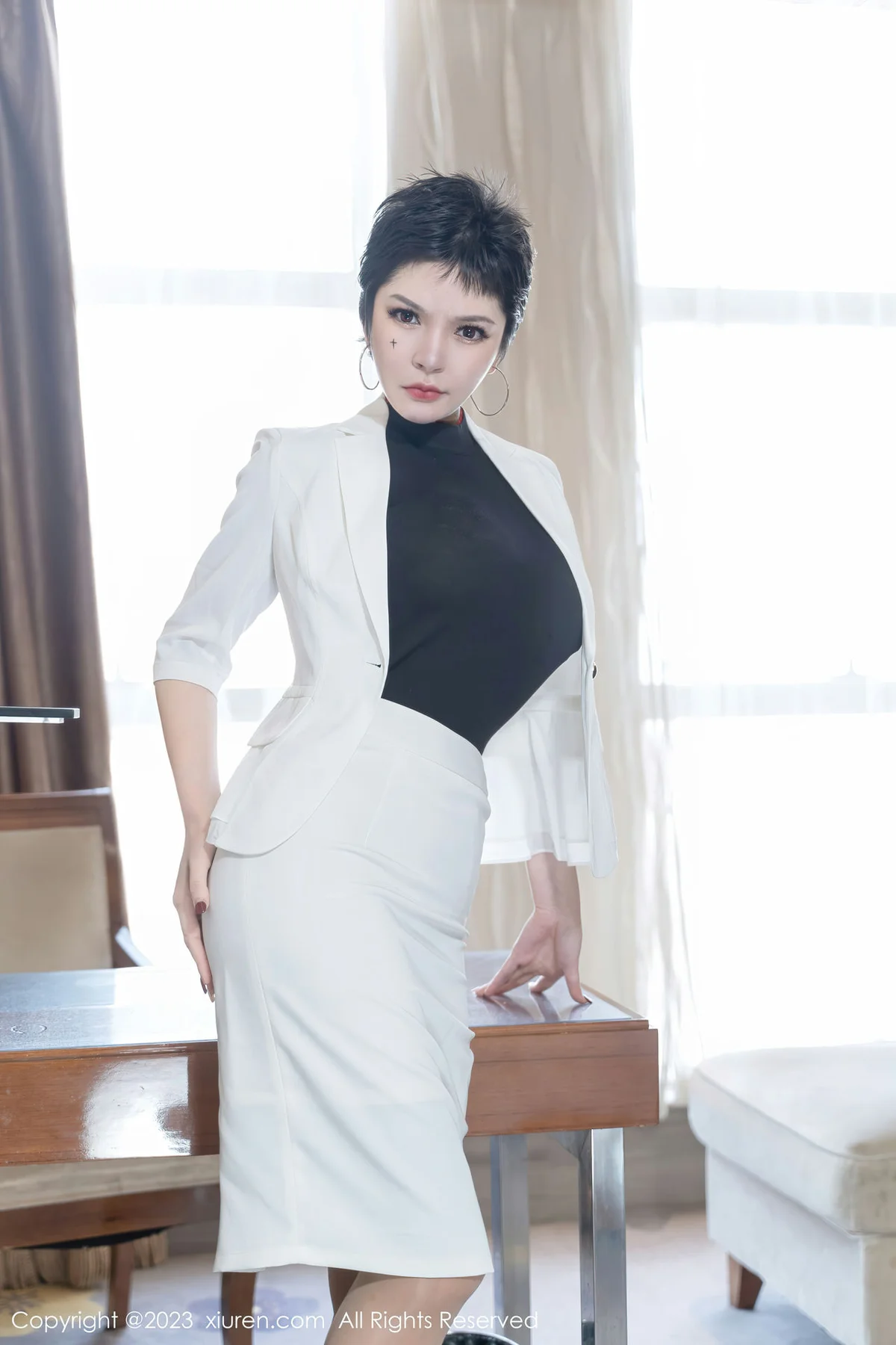 XiuRen 秀人 No.6415 伊丽莎有点白 E罩杯的重口味姑娘写真 - 1