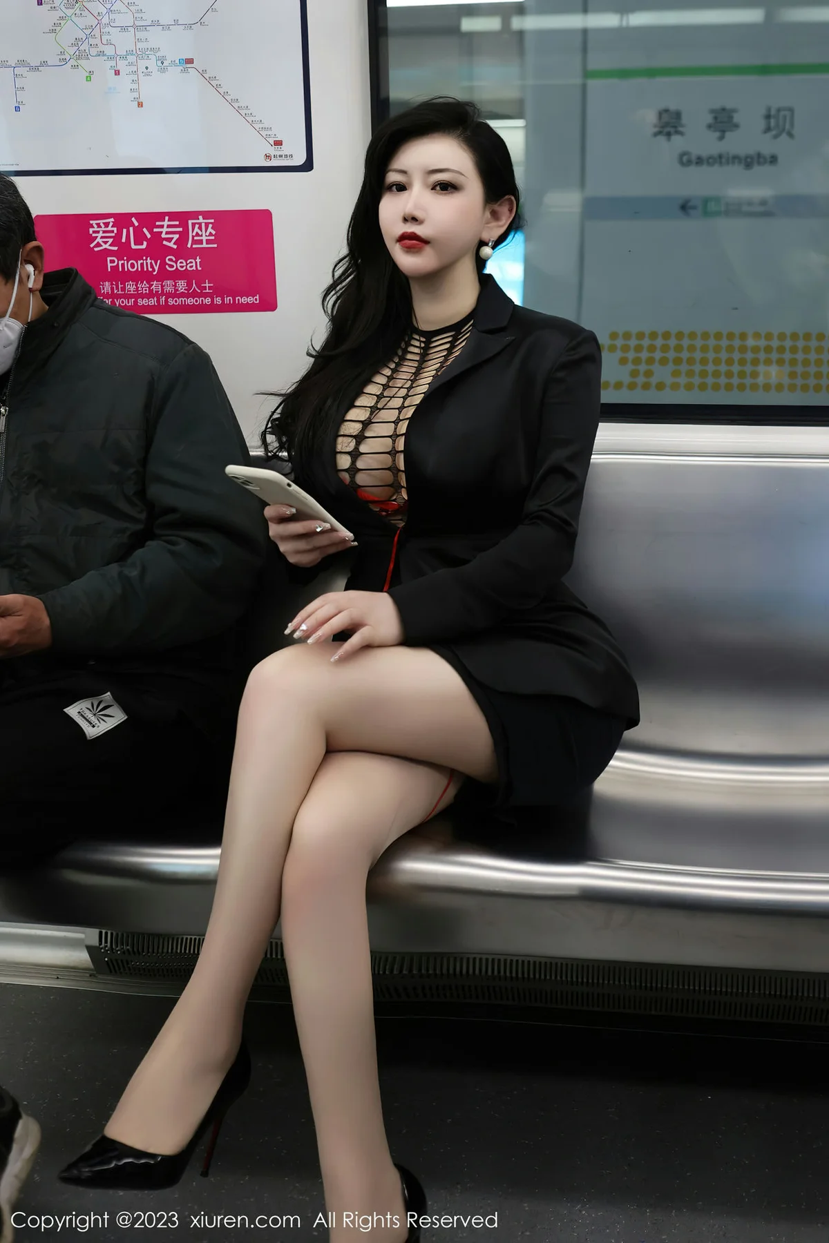 XiuRen 秀人 No.6421 王婉悠Queen 浅黑色OL性感写真1 - 7