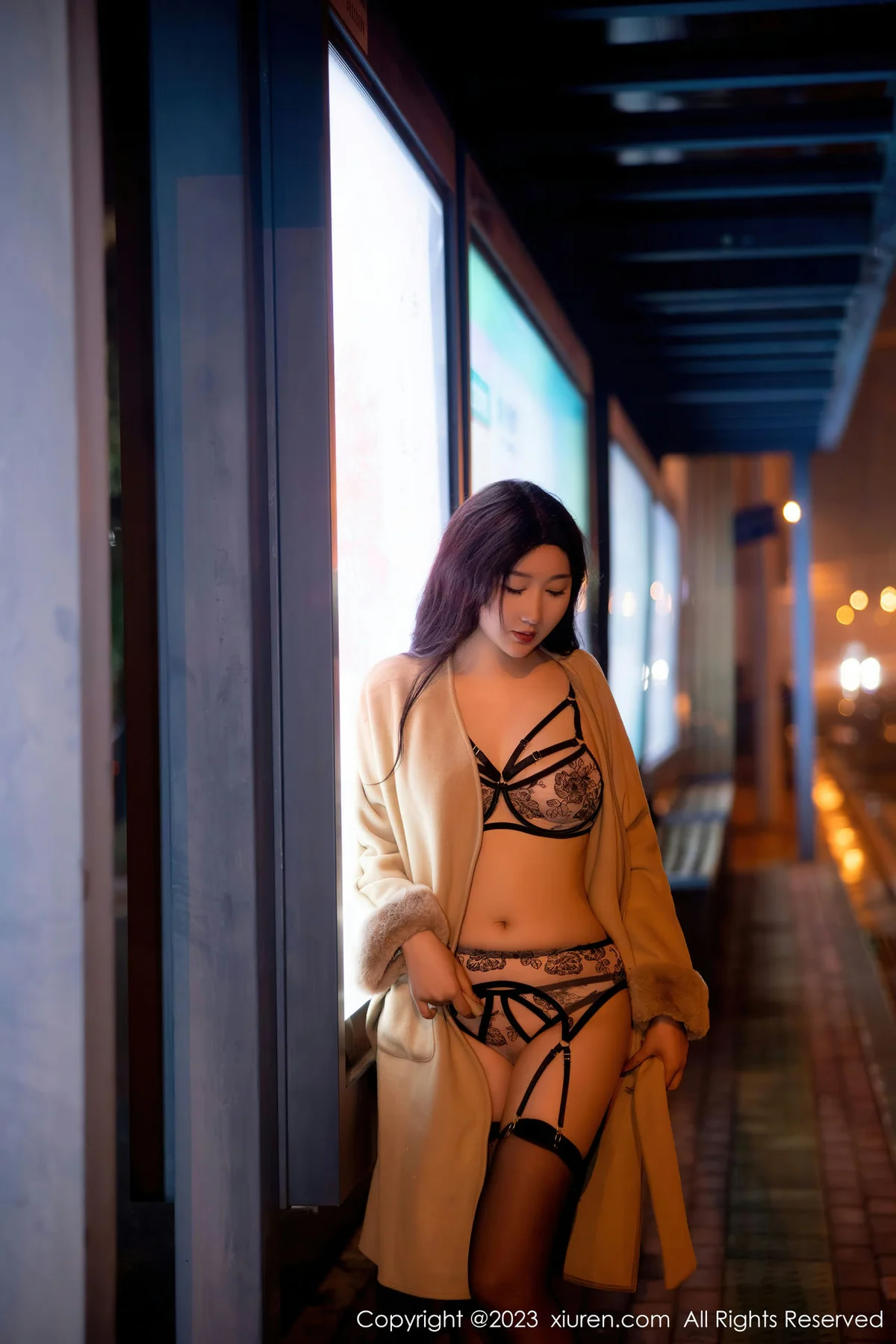 XiuRen 秀人 No.6424 江真真 街拍魅惑黑丝性感写真1 - 4