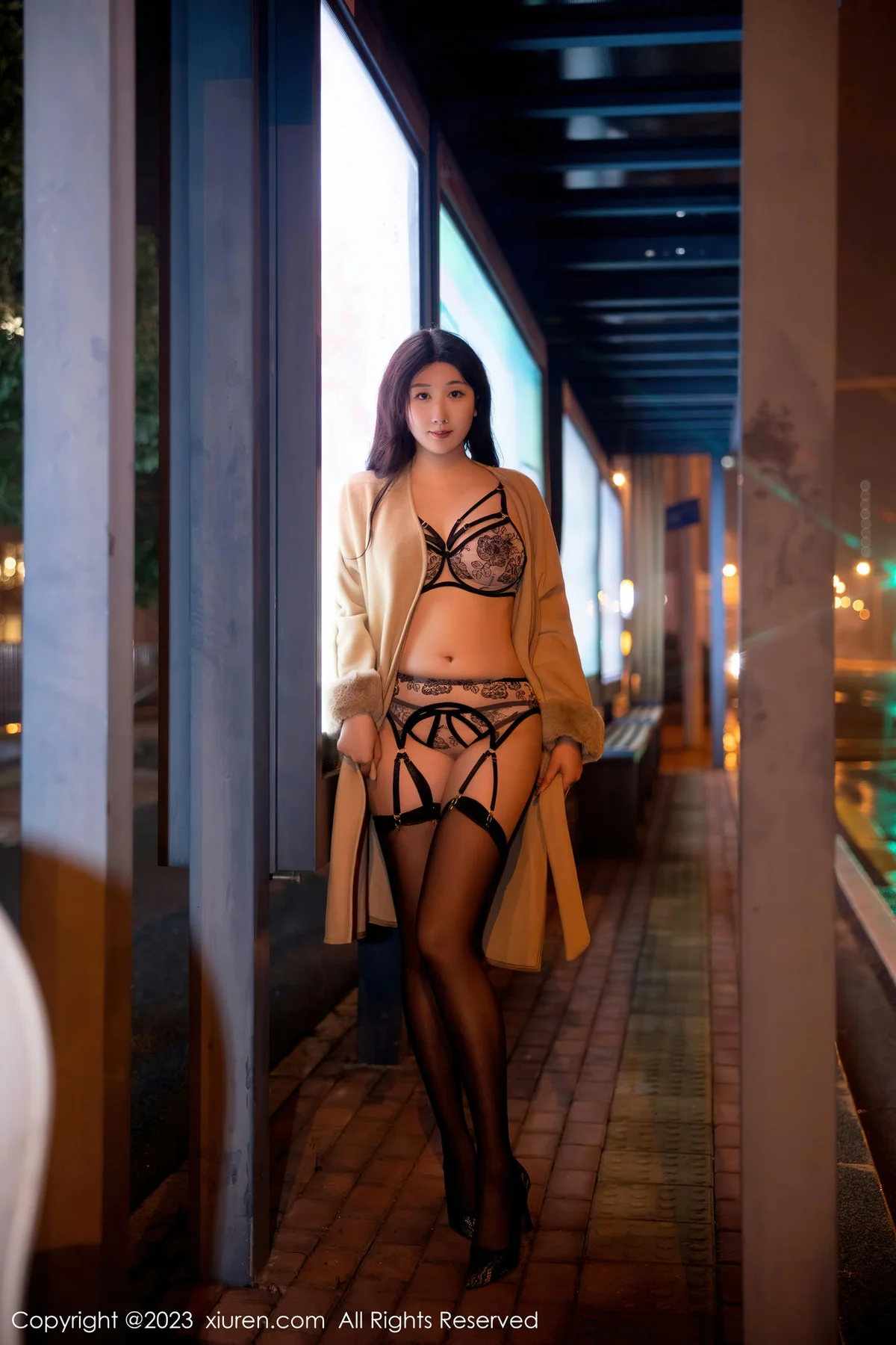 XiuRen 秀人 No.6424 江真真 街拍魅惑黑丝性感写真1 - 5