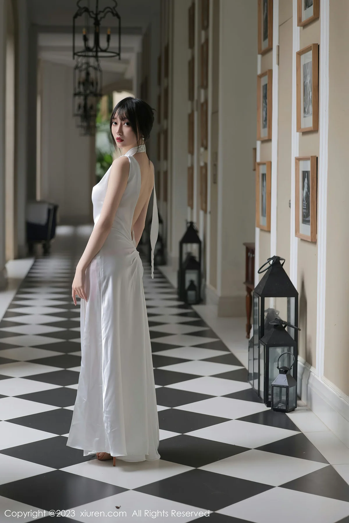 XiuRen 秀人 No.6466 玥儿玥er 白色长礼裙二月万宁旅拍 - 1