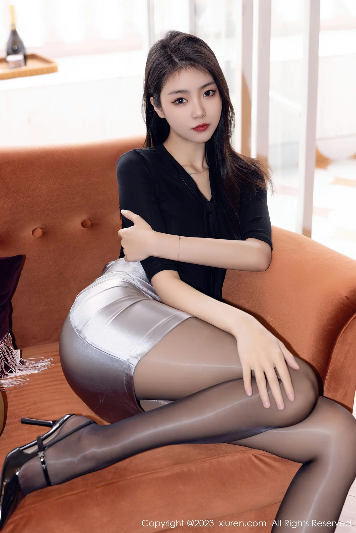 XiuRen 秀人 No.6493 可樂Vicky 银色短裙性感写真3 - 3