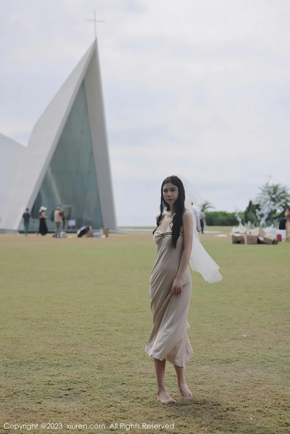 XiuRen 秀人 No.6513 李雅柔182CM 杏色吊带万宁旅拍 - 4