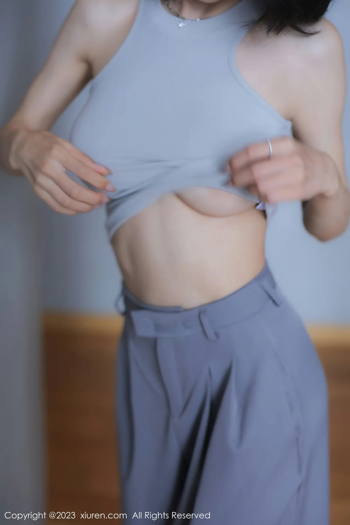 XiuRen 秀人 No.6552 lingyu69 蓝灰色短款上衣写真3 - 5