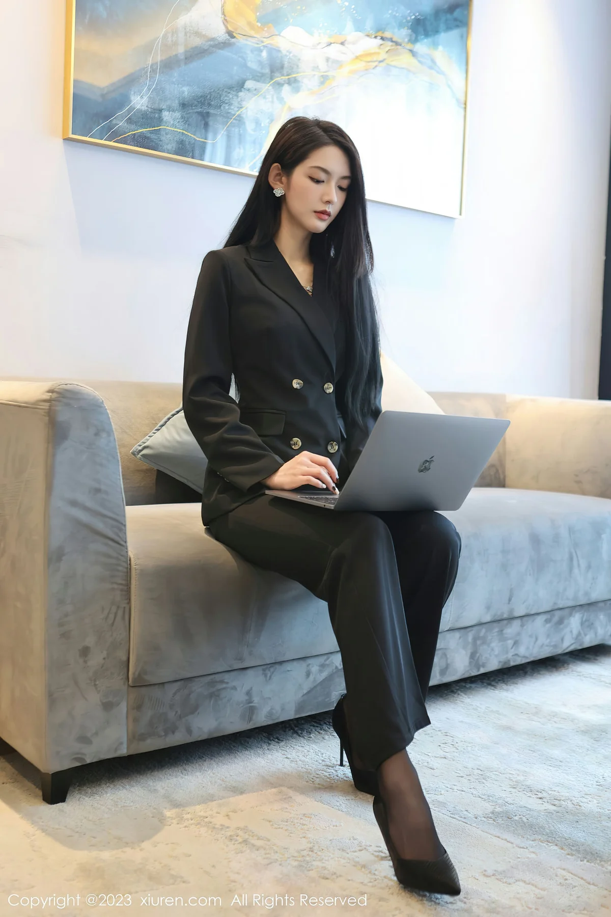 XiuRen 秀人 No.6576 乔一一 紫灰色蕾丝写真 - 1