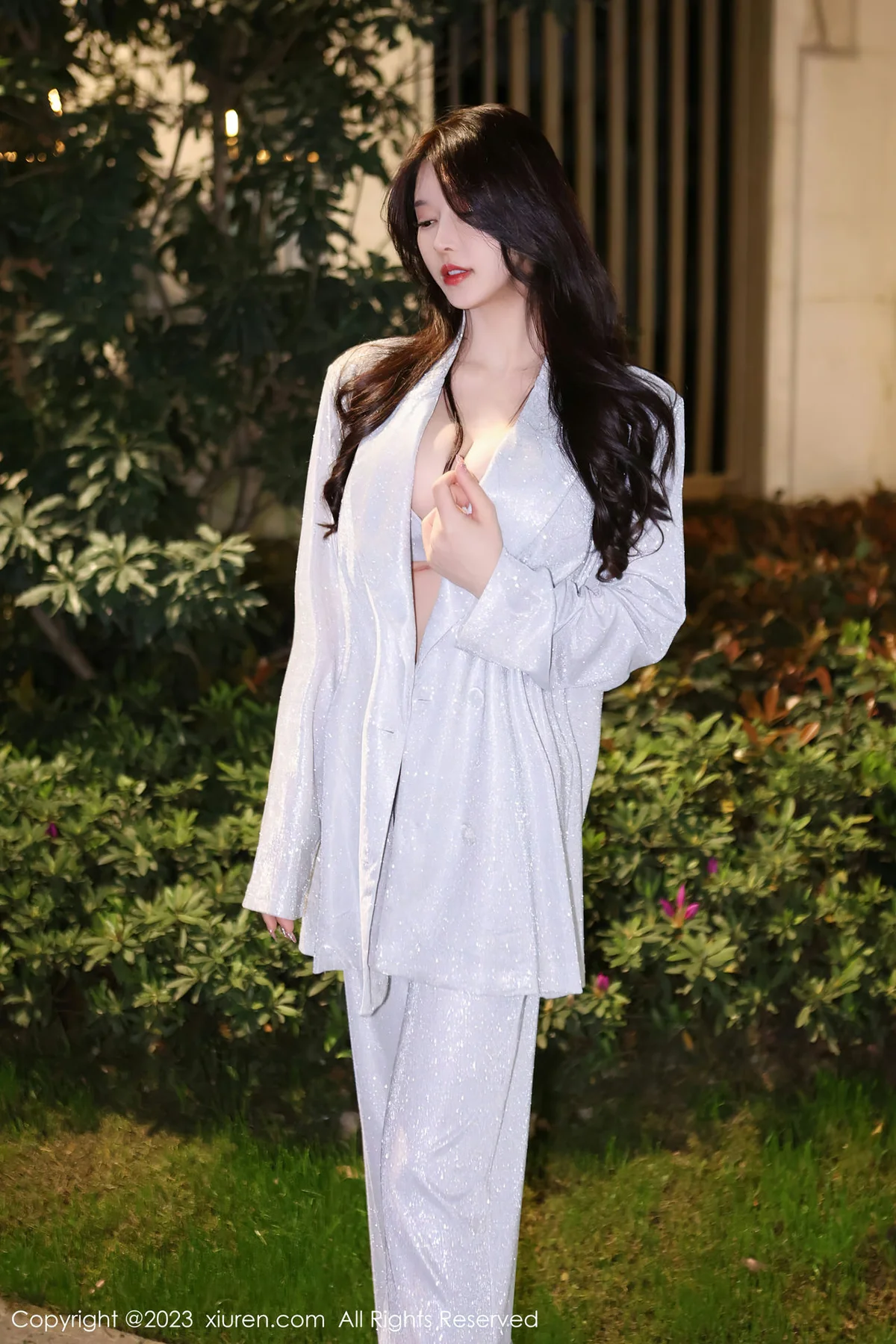 XiuRen 秀人 No.6605 玉兔miki 诱人灰丝街拍性感写真33 - 2