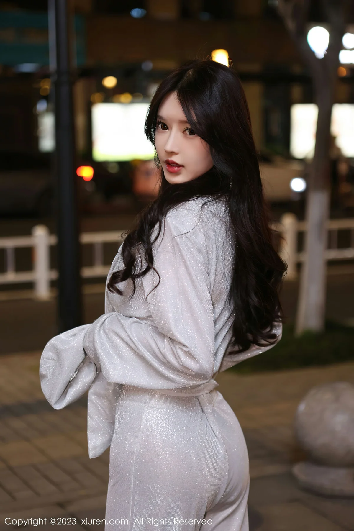 XiuRen 秀人 No.6605 玉兔miki 诱人灰丝街拍性感写真33 - 4