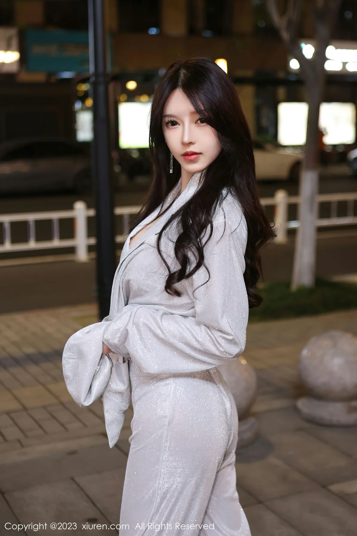 XiuRen 秀人 No.6605 玉兔miki 诱人灰丝街拍性感写真33 - 5