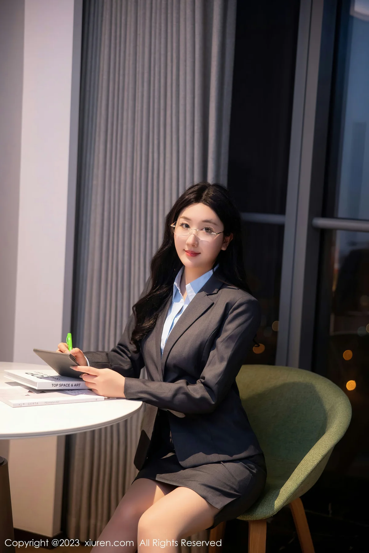 XiuRen 秀人 No.6607 江真真 深灰色Ol制服性感写真3 - 4