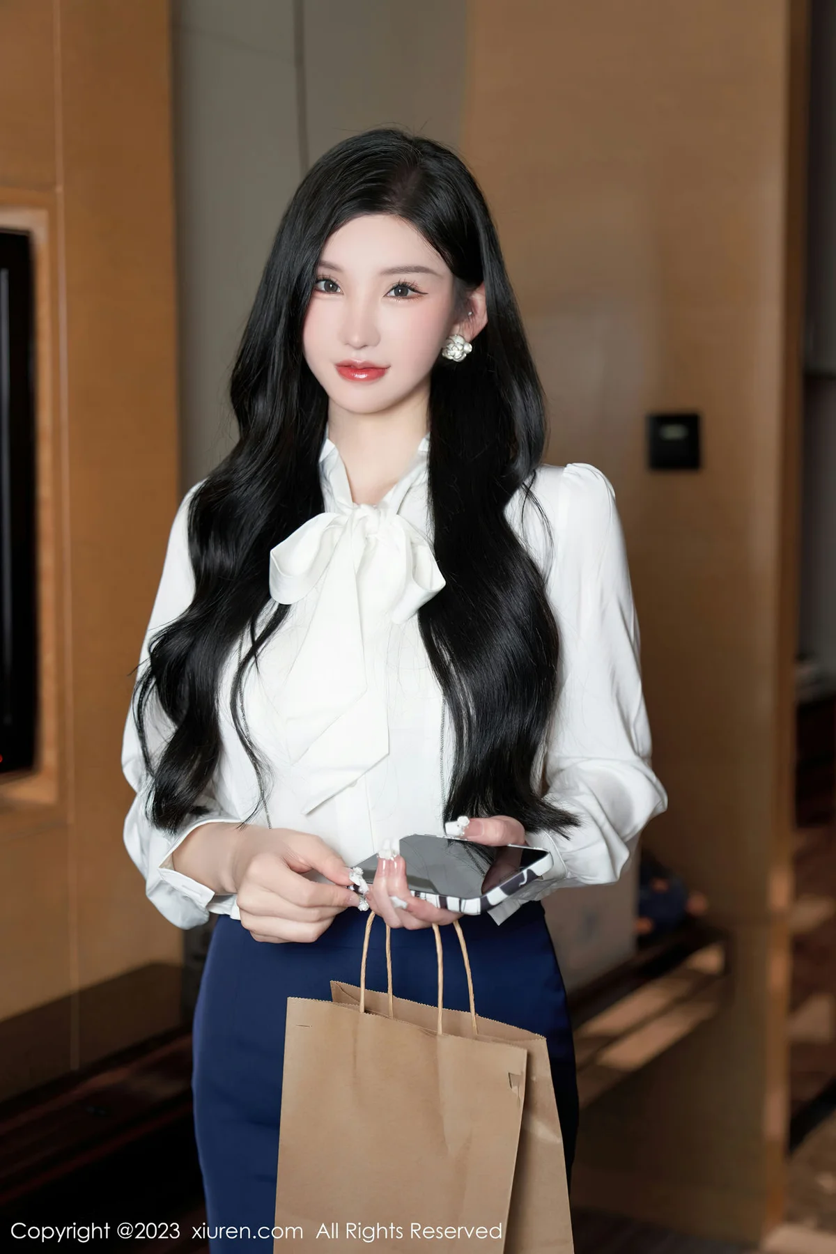 XiuRen 秀人 No.6614 周于希Sally 女职员的办公室秘密心愿旅拍 - 2