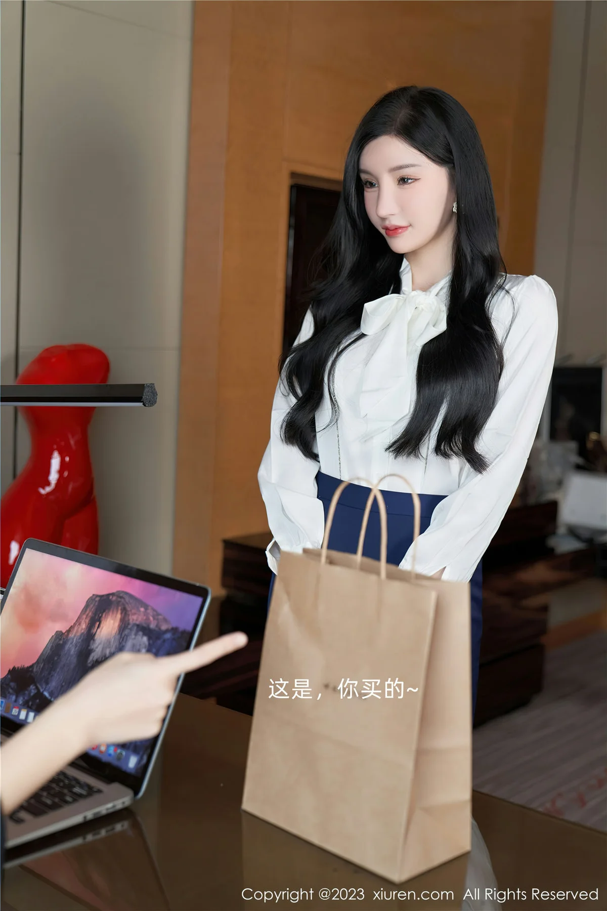 XiuRen 秀人 No.6614 周于希Sally 女职员的办公室秘密心愿旅拍 - 6